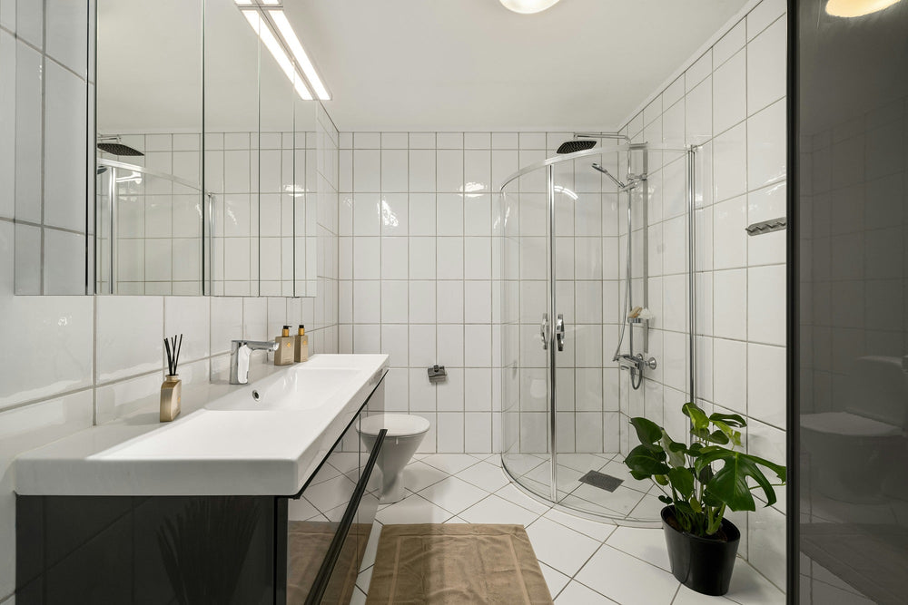 Tile Refinishing Pros and Cons: Refinish or Replace?